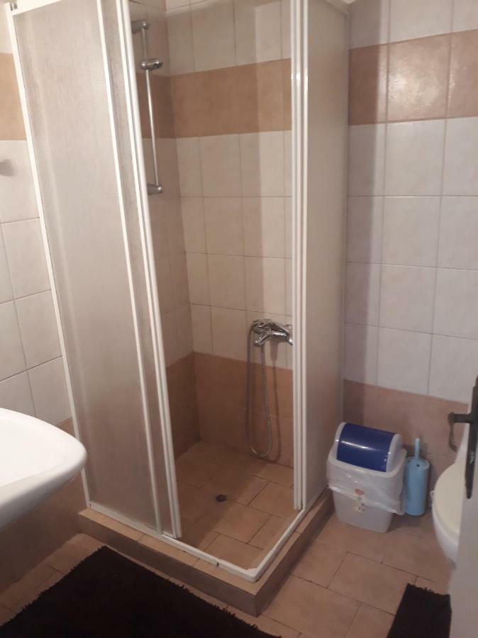 Cozy Apartment In The Center Of Aighion Achaia - Ground Floor - Ισόγειο Στουντιο Egio Exterior foto